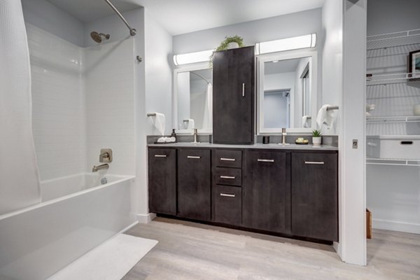 bathroom at FLATZ 512 Apartments