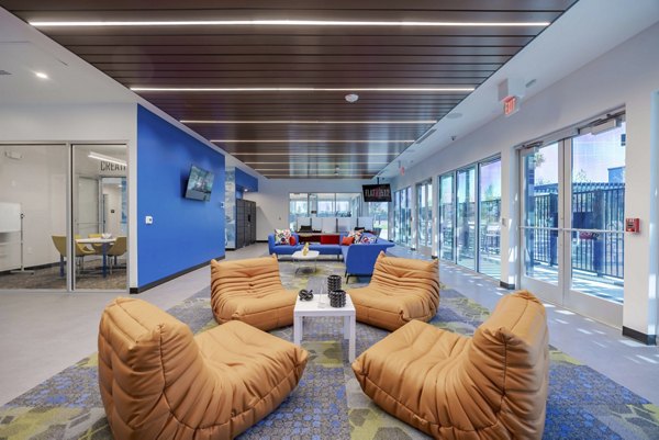 clubhouse at FLATZ 512 Apartments