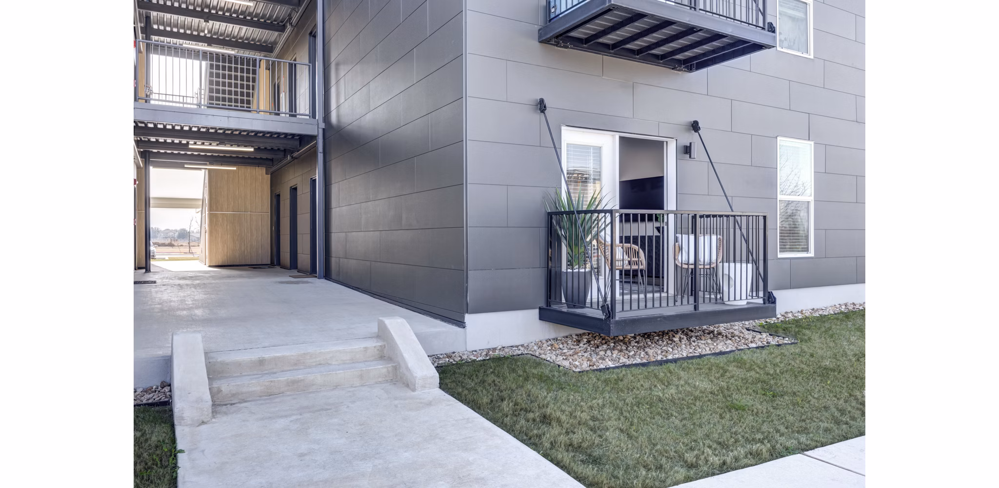 patio at FLATZ 512 Apartments