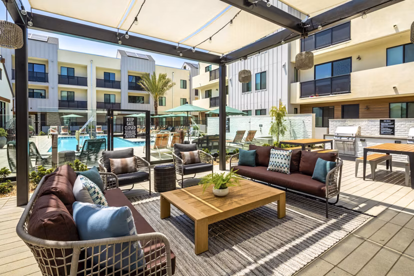 grill area/patio at Ironwood Apartments