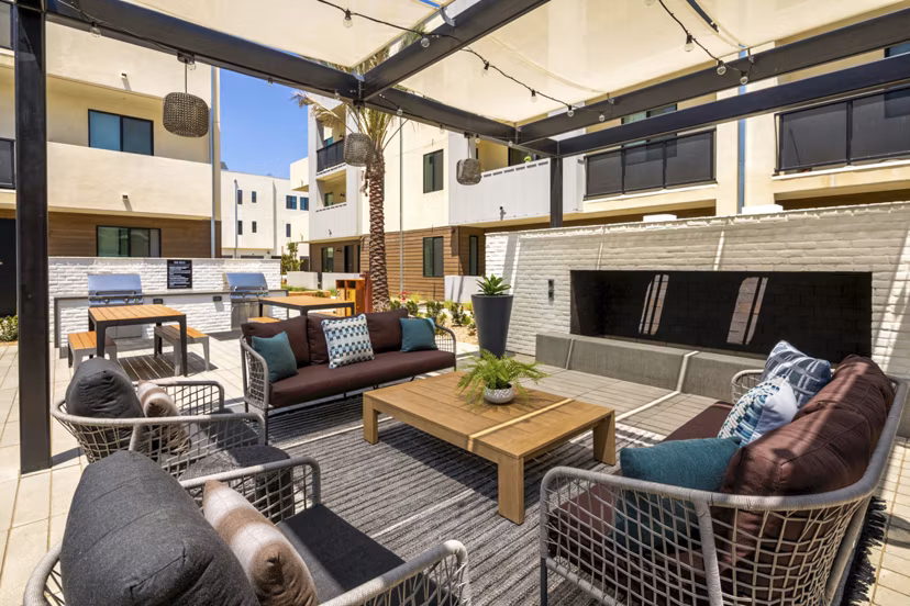 grill area/patio at Ironwood Apartments