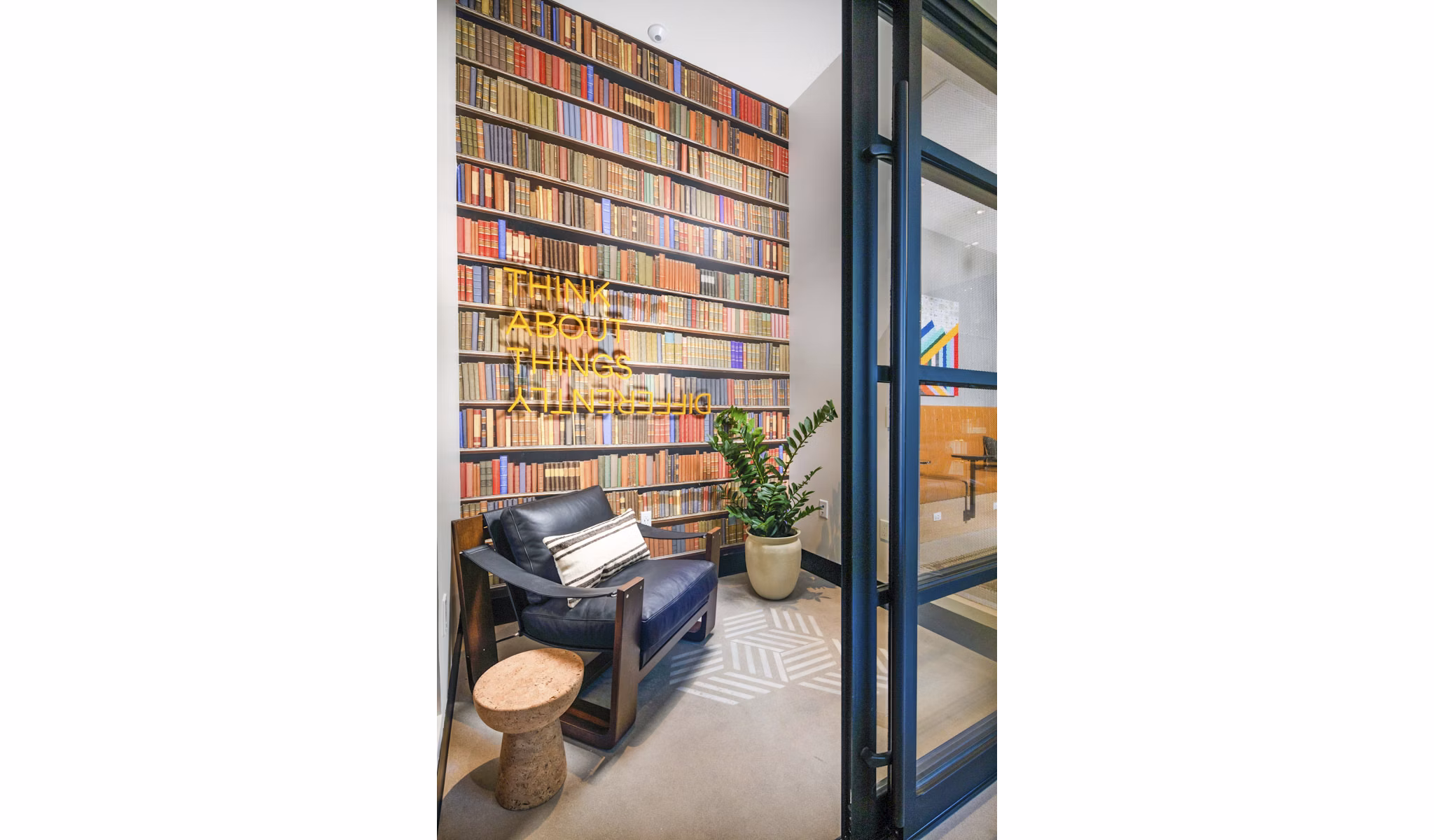 clubhouse business center at Mason Townhomes at Epoca Apartments
