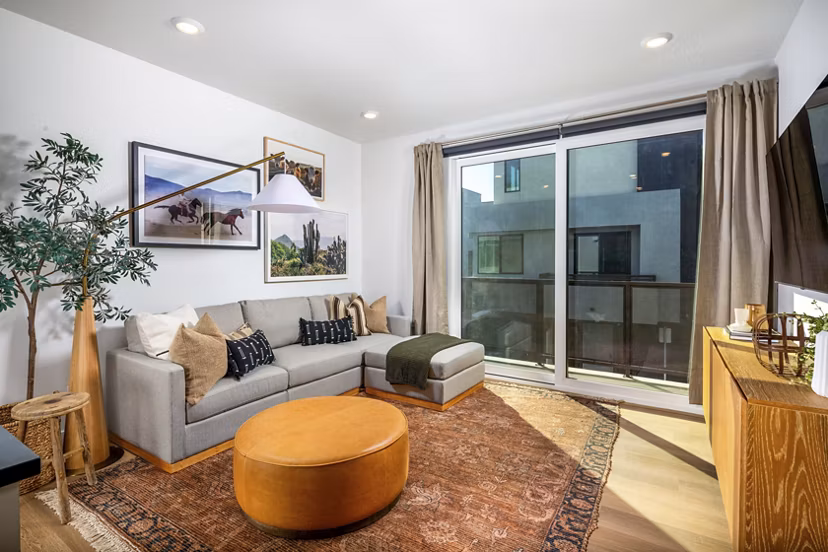 living room at Mason Townhomes at Epoca Apartments