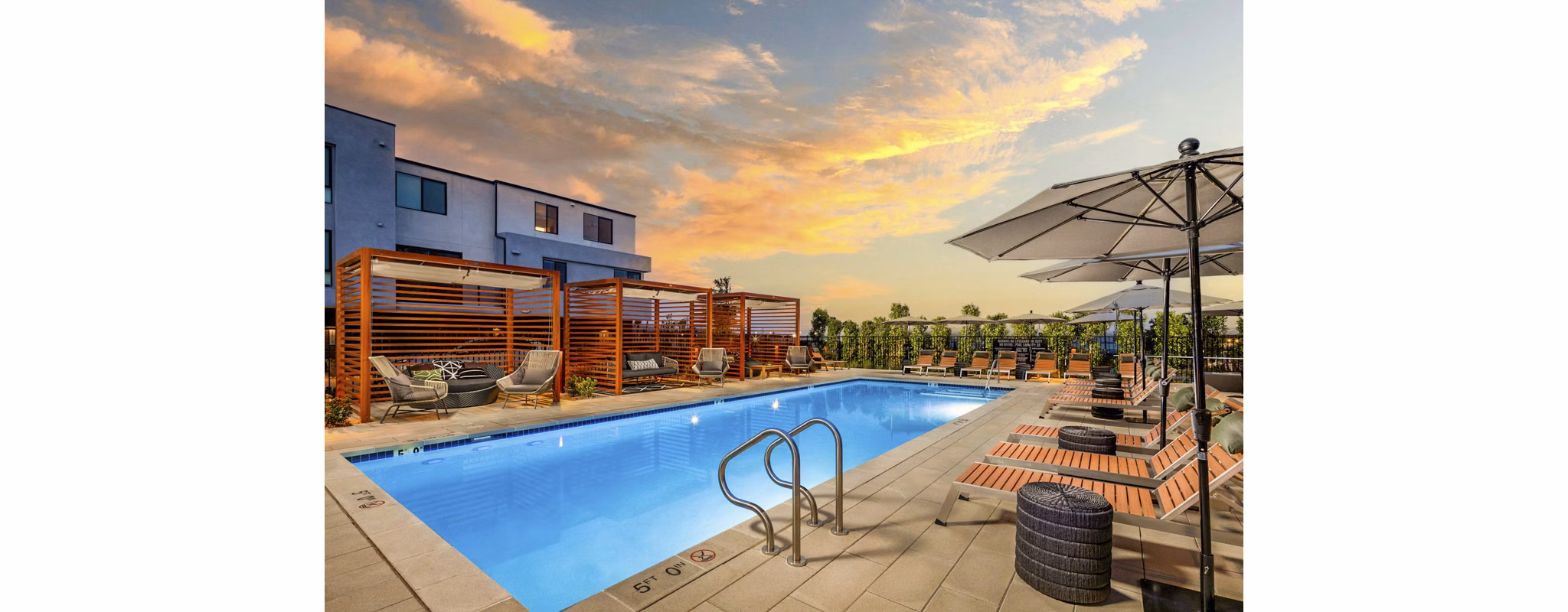 pool at Mason Townhomes at Epoca Apartments