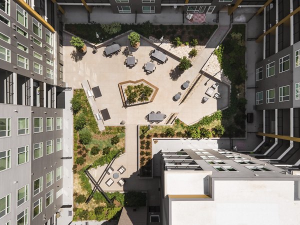 Braxton Apartments: Stunning of modern luxury apartments in a vibrant urban setting