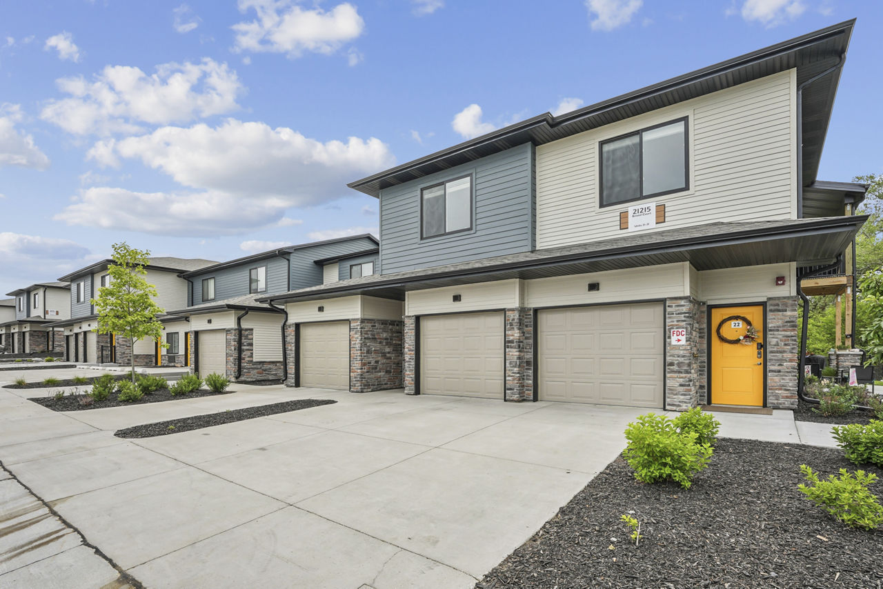 Capriana Elkhorn Ne 2 of 12