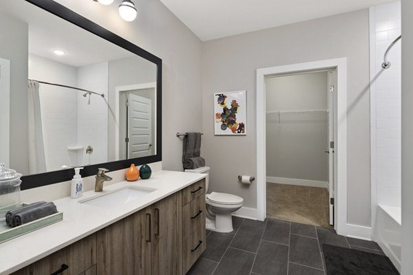 bathroom at Annett Apartments