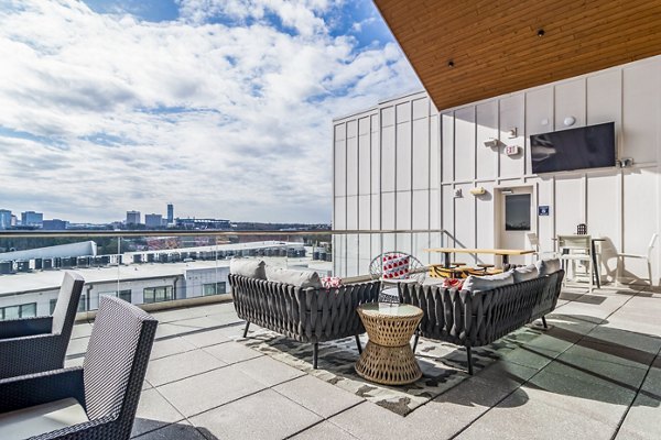 rooftop deck at Annett Apartments