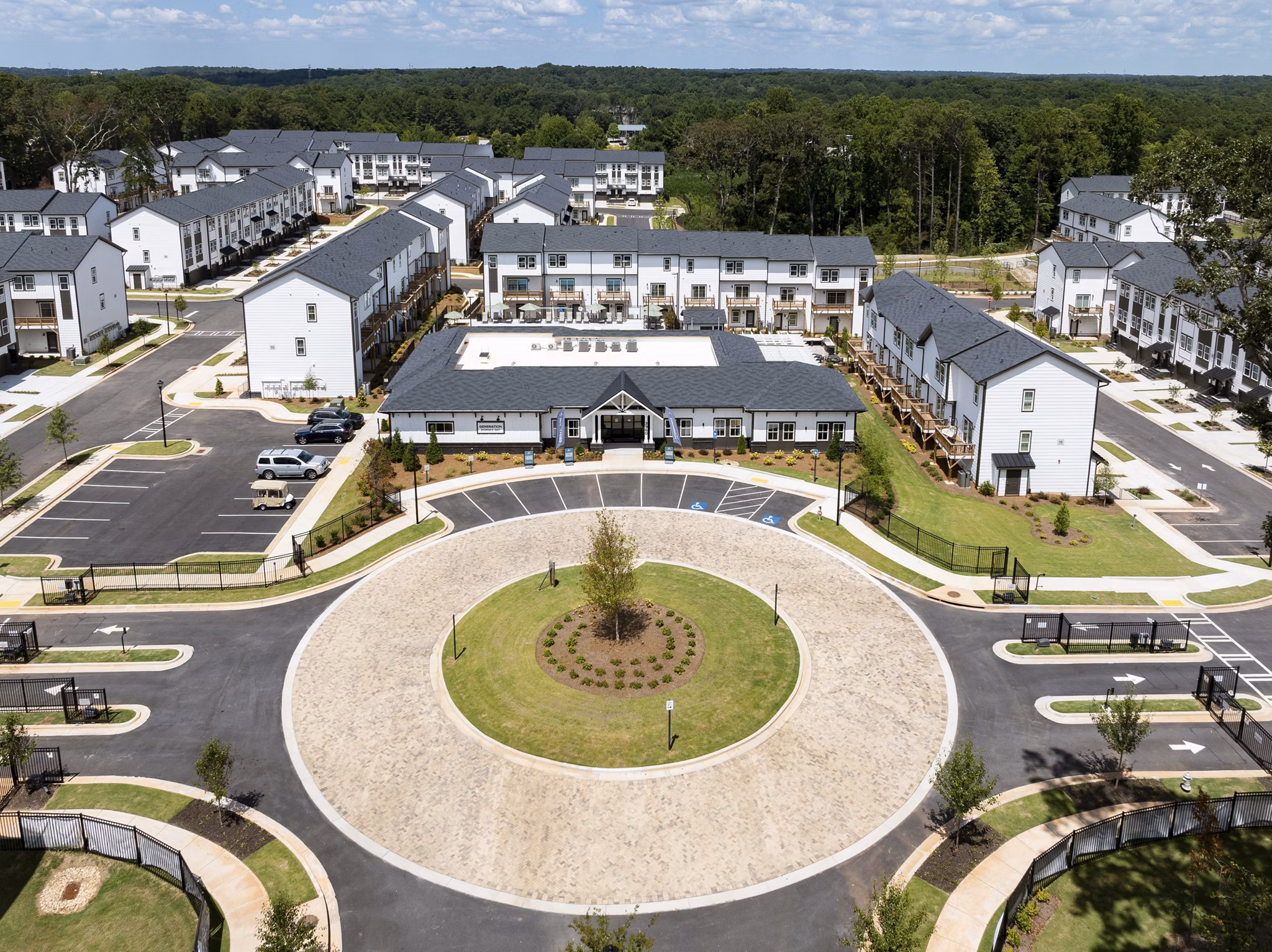 Generation Avondale East: Sophisticated apartment in Avondale