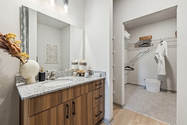 bathroom at Riverchase Vista Apartments