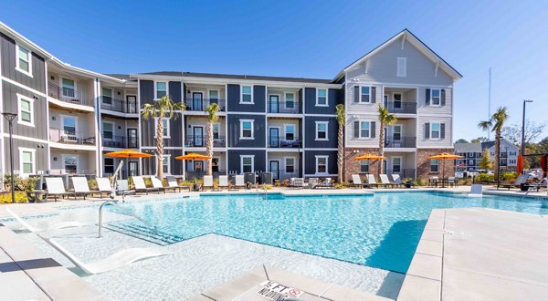 pool at Riverchase Vista Apartments
