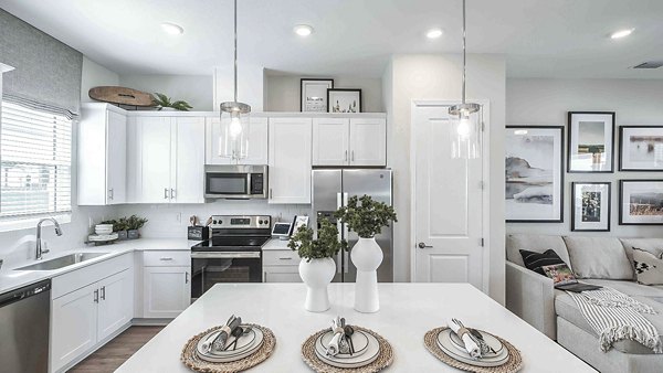 dining room at Yardly Artisan Lakes Apartments 