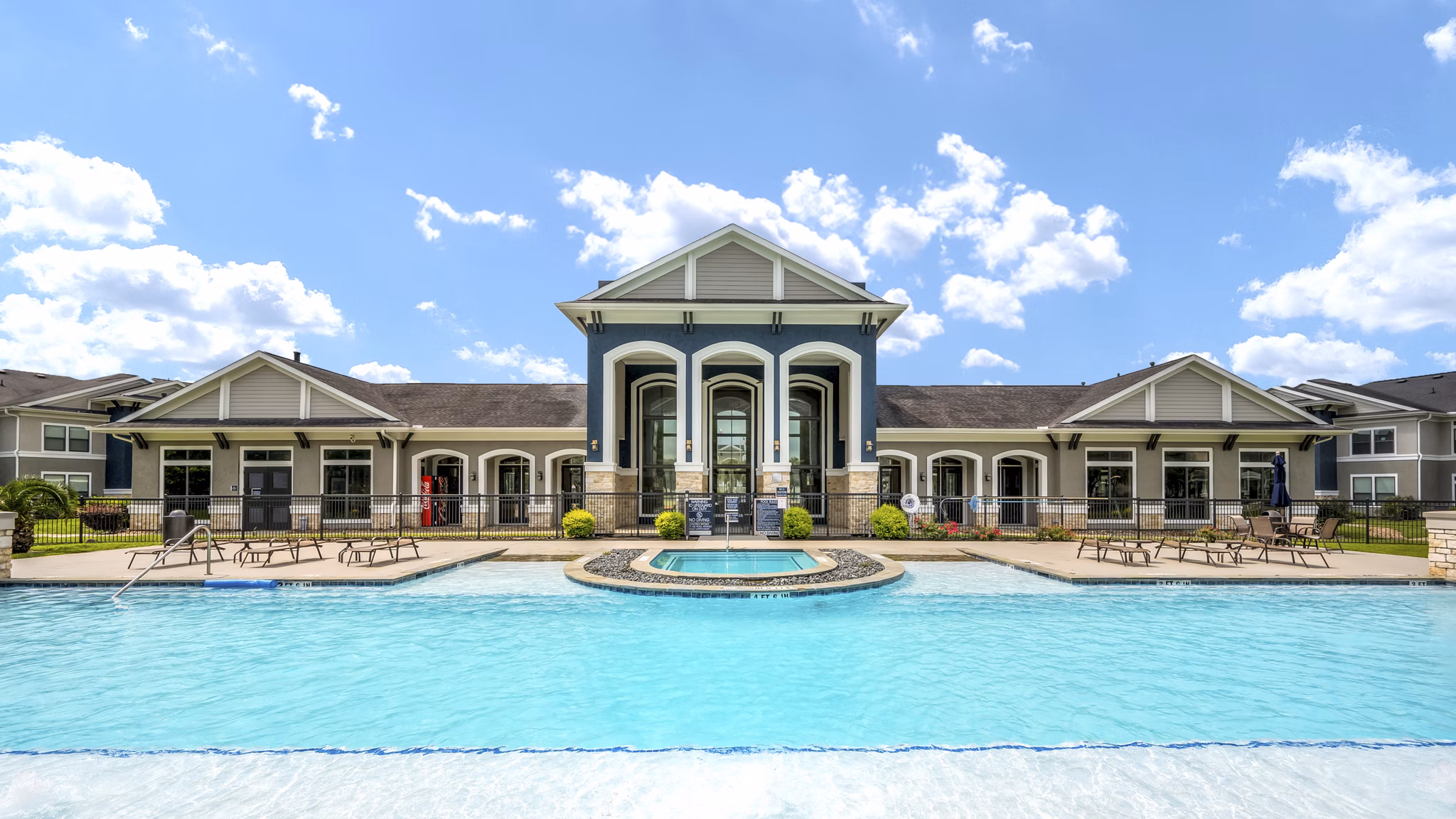 pool at Palms at Cinco Ranch Apartments