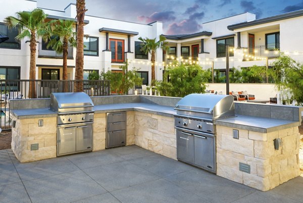 grill area at Avenida Palm Desert Apartments 