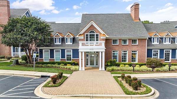 exterior at Mariners Crossing Apartments