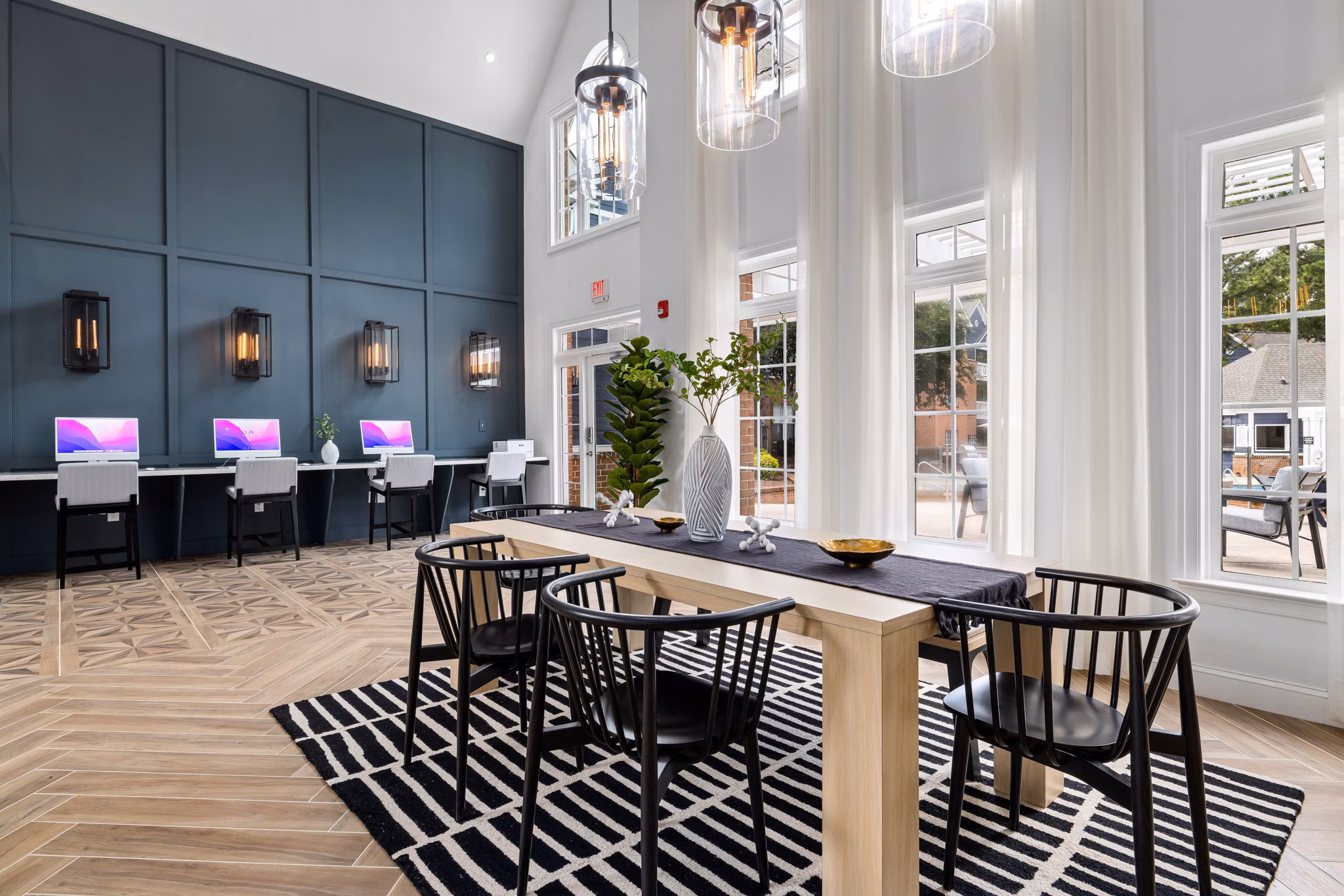 Clubhouse featuring modern furnishings at Mariners Crossing Apartments: Luxury communal space in our Greystar community