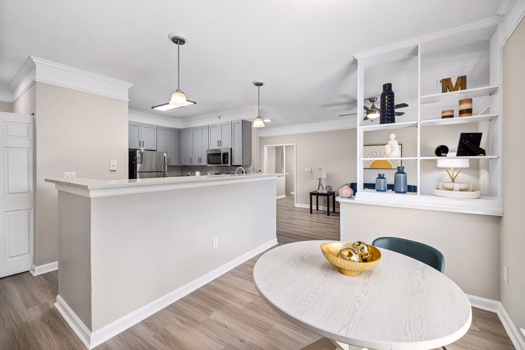 Dining area with modern decor at Mariners Crossing Apartments