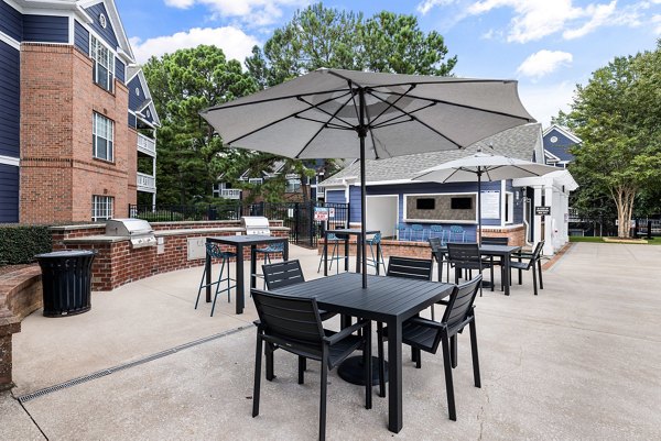 grill area at Mariners Crossing Apartments