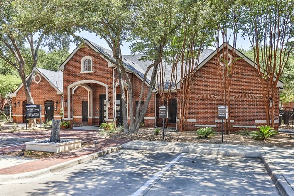 clubhouse/lobby at The Quarry Alamo Heights Apartments