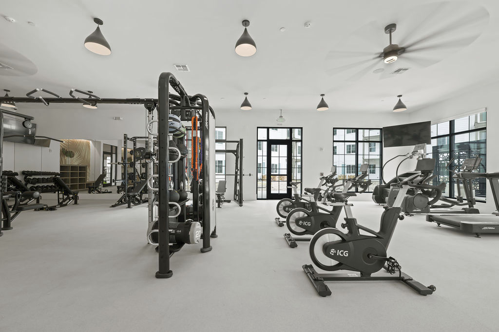 Gym at Marlowe Gateway St Petersburg (5 of 8)