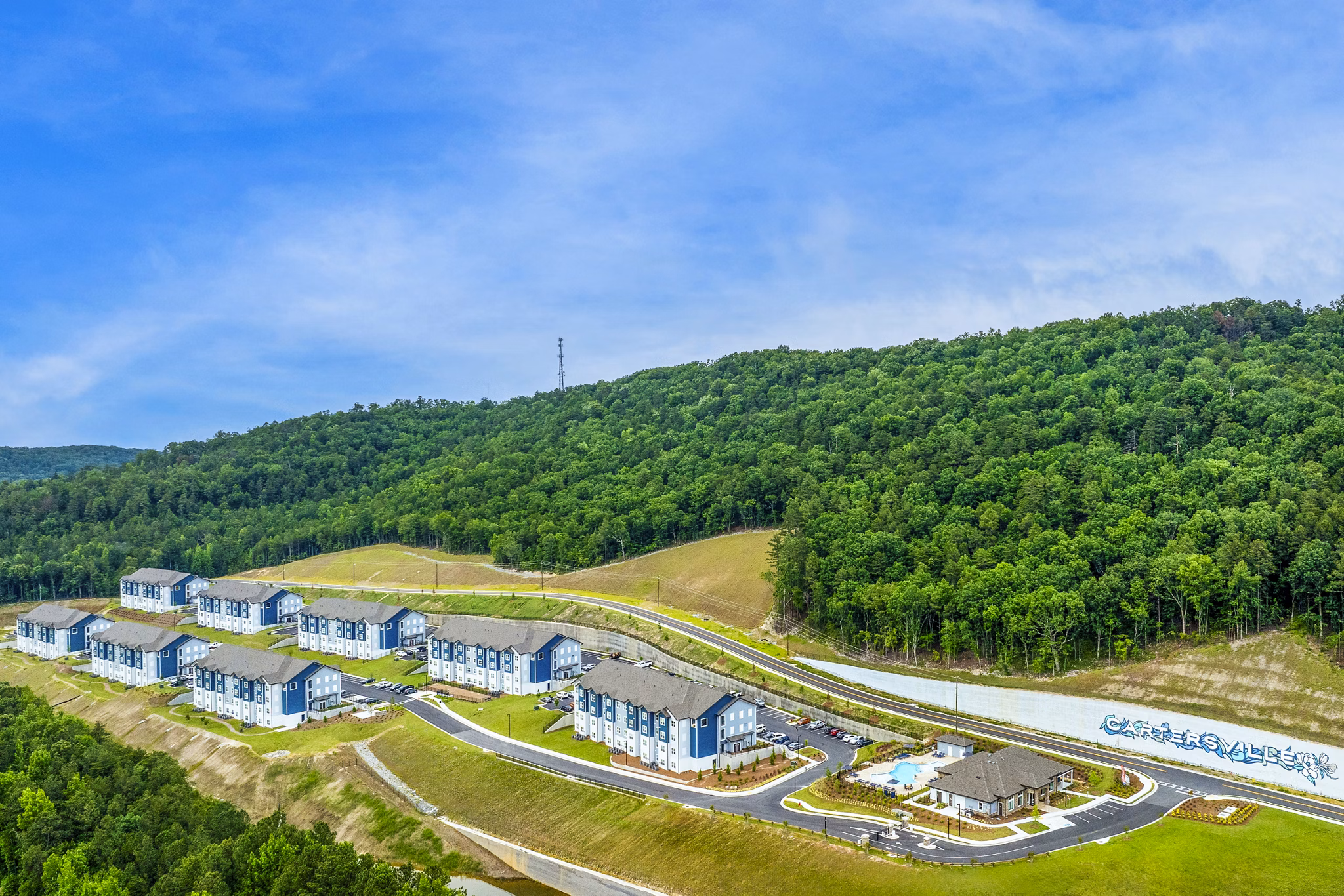 Prose Cartersville Apartments: Elegant design with lush landscaping in a serene neighborhood