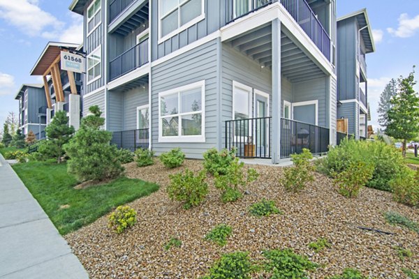 Seasons at Farmington Reserve: Elegant of premier apartments in Farmington, showcasing modern architectural design