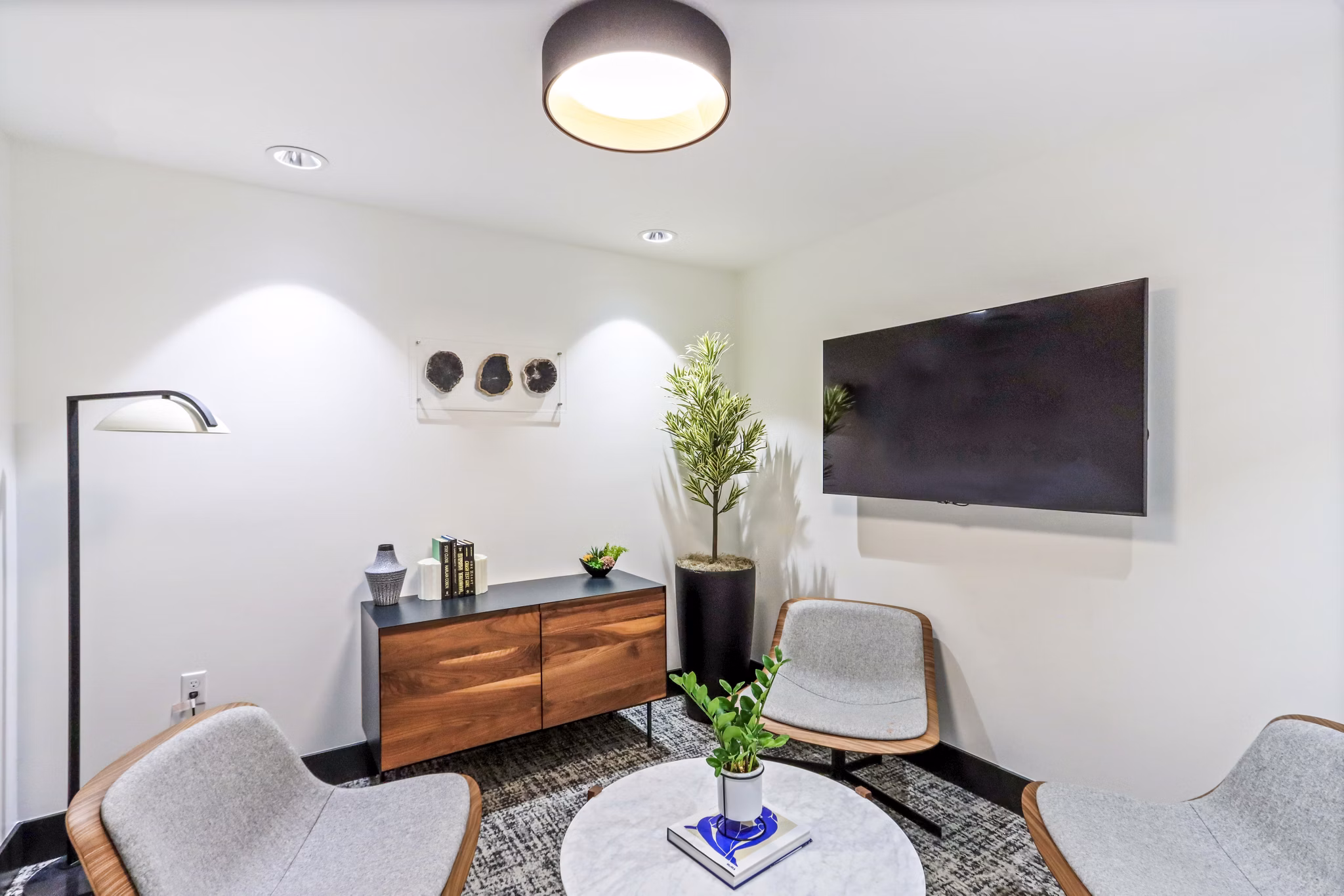 Jefferson La Mesa: Clubhouse meeting facility with modern amenities for community gatherings