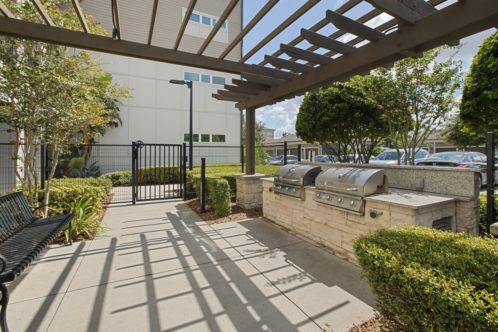 grill area/patio at Integra Lakes Apartments