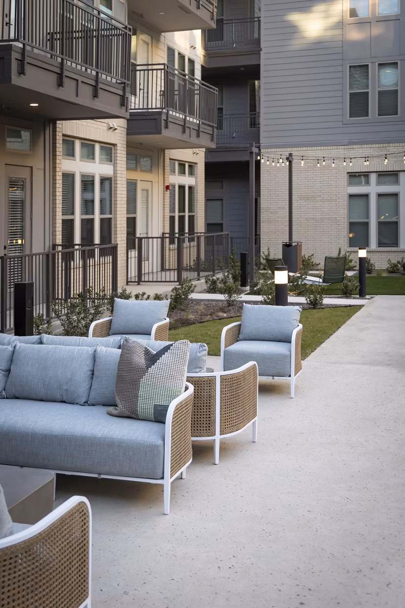 Courtyard with landscaped gardens at The Ludlow Apartments, a luxury property offering premium amenities and modern living spaces