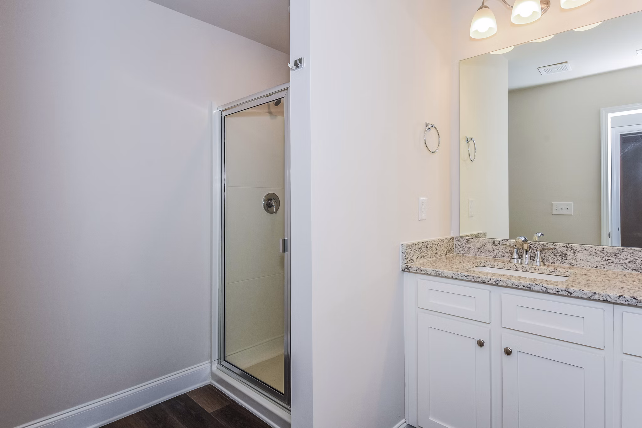 Bathroom with modern finishes in Tranquil Gardens Homes