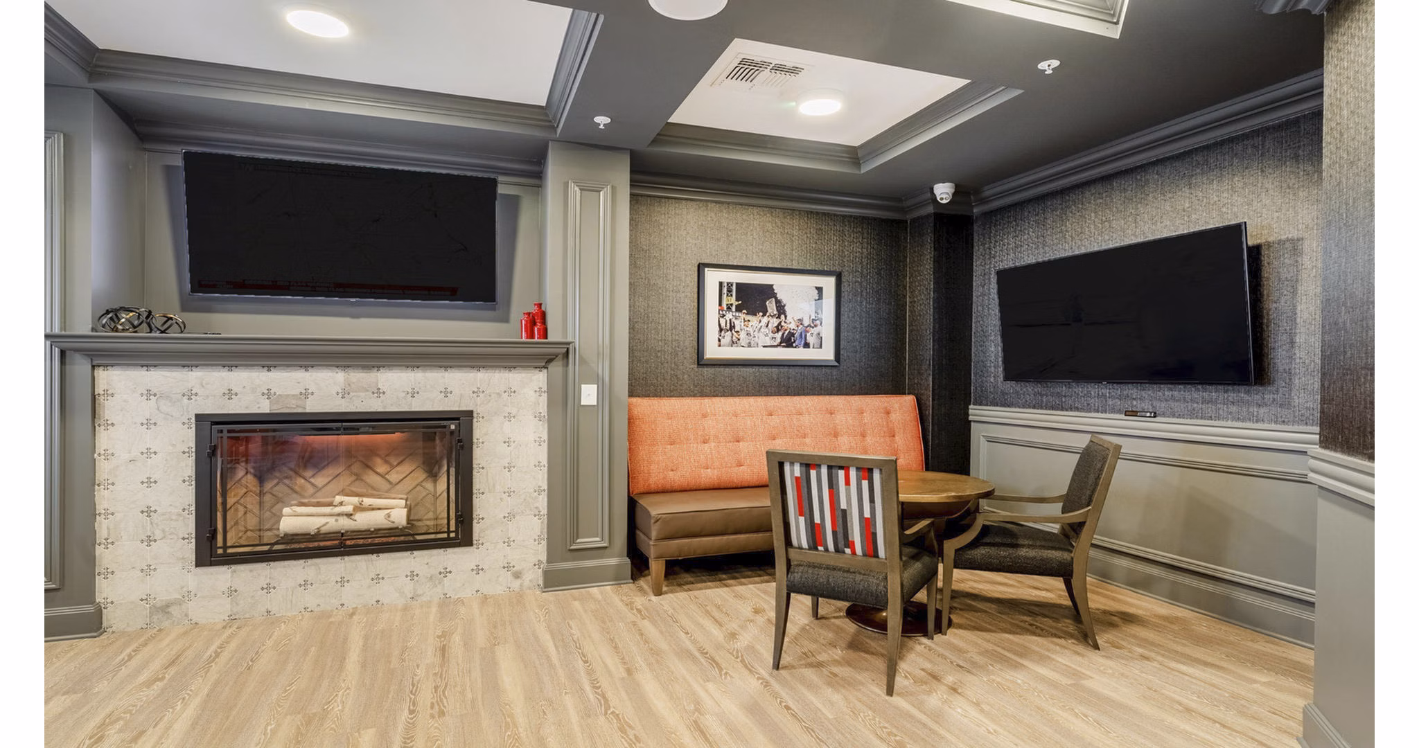 Clubhouse featuring modern amenities at Outlook Gwinnett Apartments