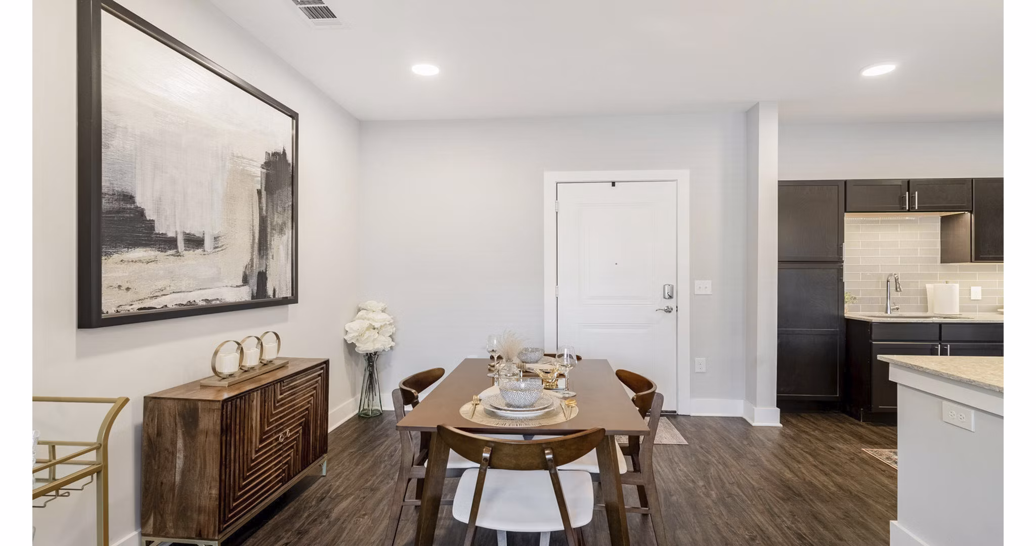 Elegant dining area with modern furnishings at Outlook Gwinnett Apartments