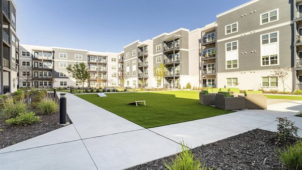 courtyard at Outlook Gwinnett Apartments