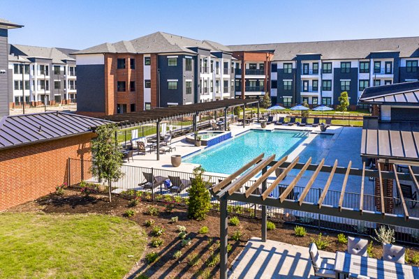 pool at NorthStar Georgetown Apartments