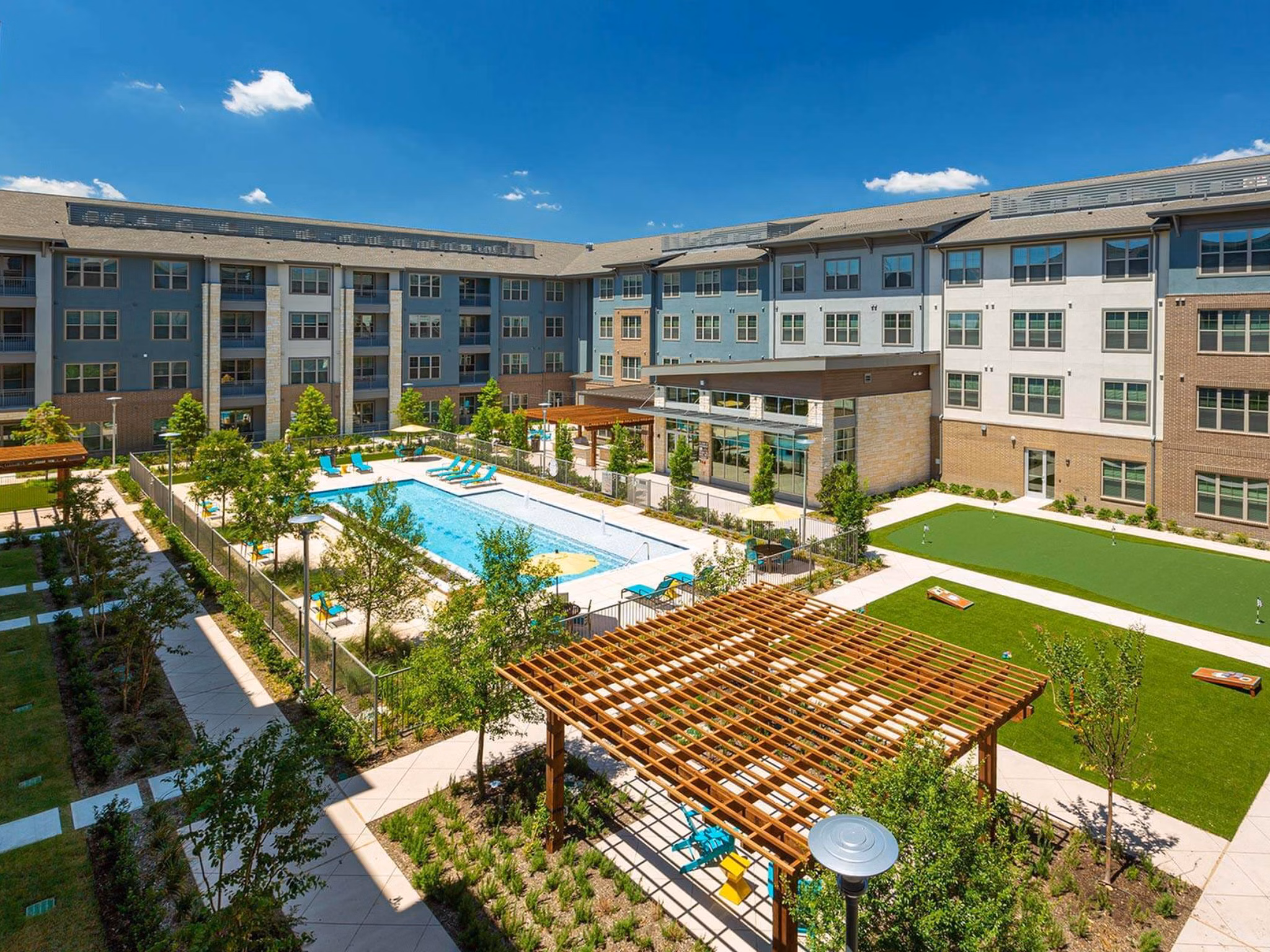 Pool at The Orchards at Market Plaza Apartments