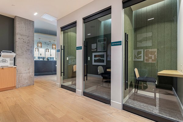 One Seven Belleview Station: Stylish clubhouse with modern furnishings in luxury apartments