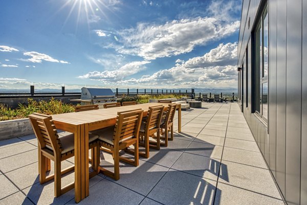 courtyard at One Seven Belleview Station Apartments