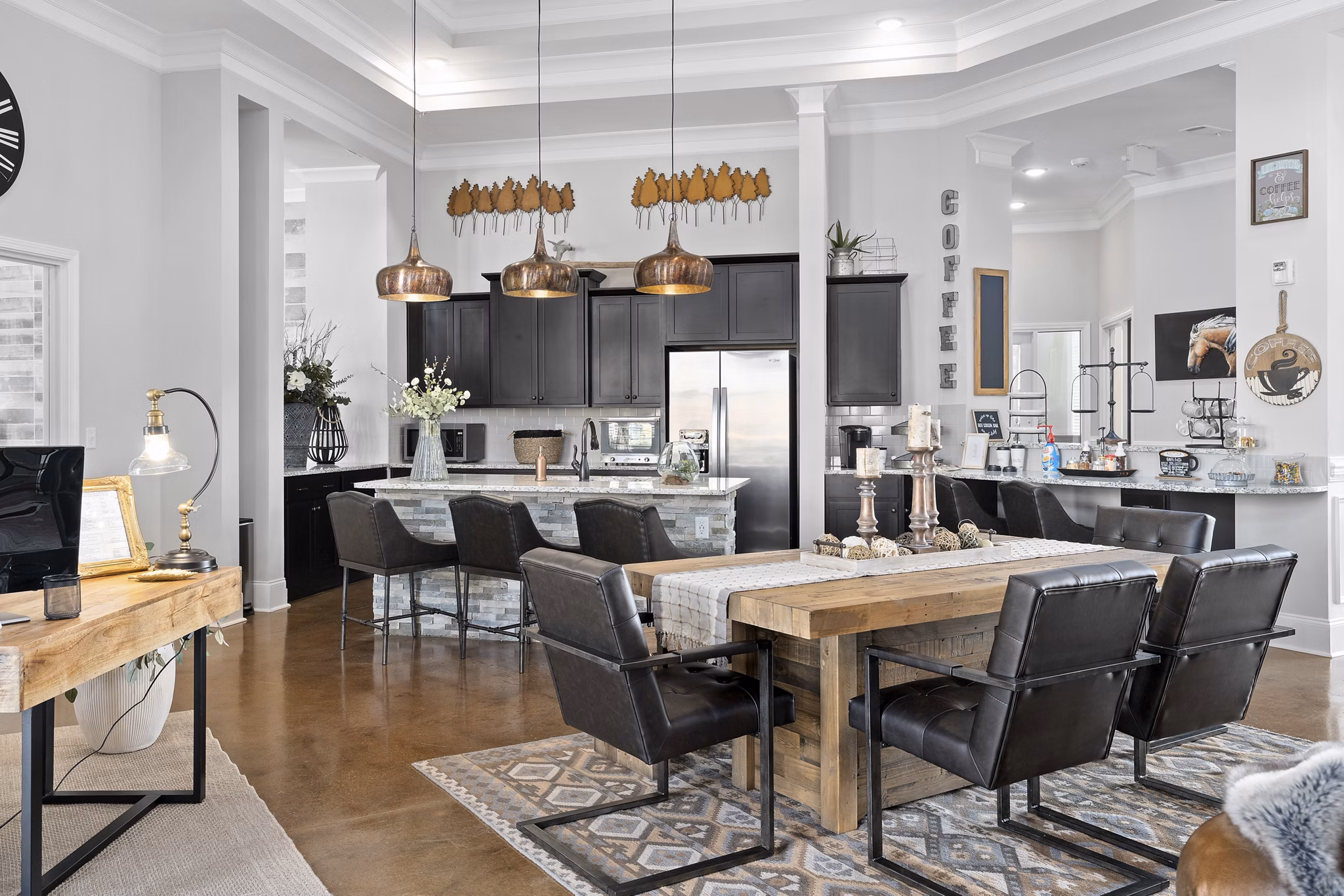 Easton Place Apartments: Modern clubhouse featuring elegant seating and open spaces