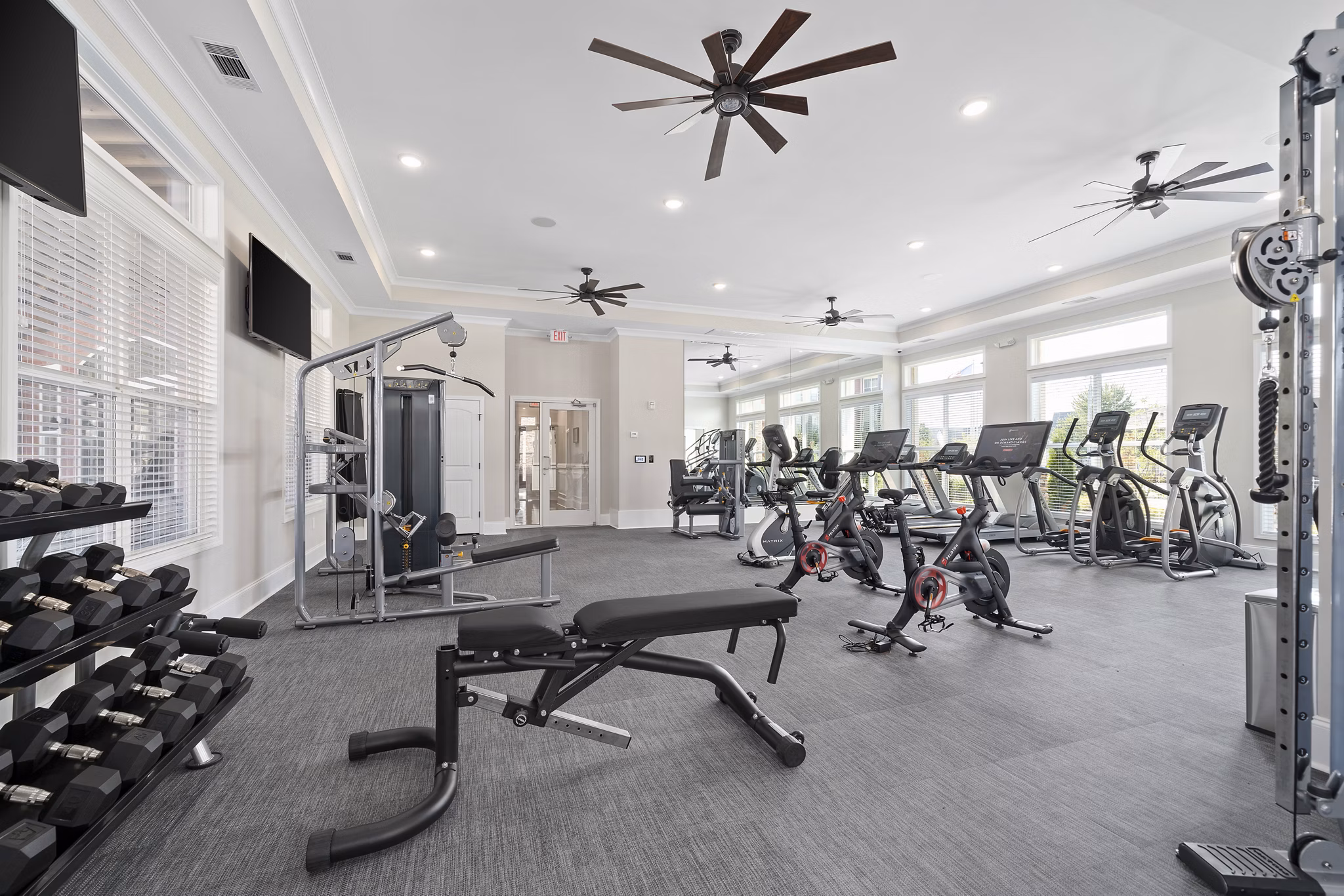 State-of-the-art fitness center at Easton Place Apartments with modern equipment