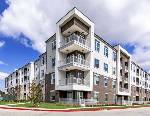 building/exterior at Vera Cedar Park Apartments