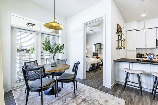 dining room at Vera Cedar Park Apartments