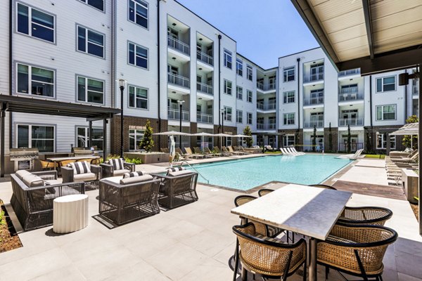 pool/patio at Vera Cedar Park Apartments