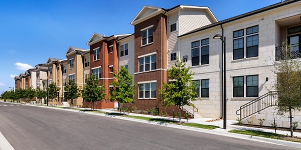 building at Gramercy at Northline Apartments