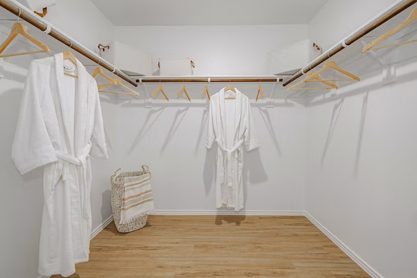 Summerwell Wildcat Ranch: Spacious bedroom closet with modern shelving and ample storage space