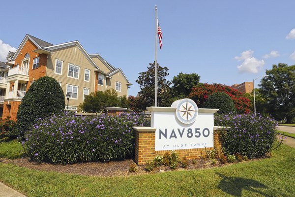 Nav850 Apartments: Contemporary luxury high-rise in vibrant downtown district