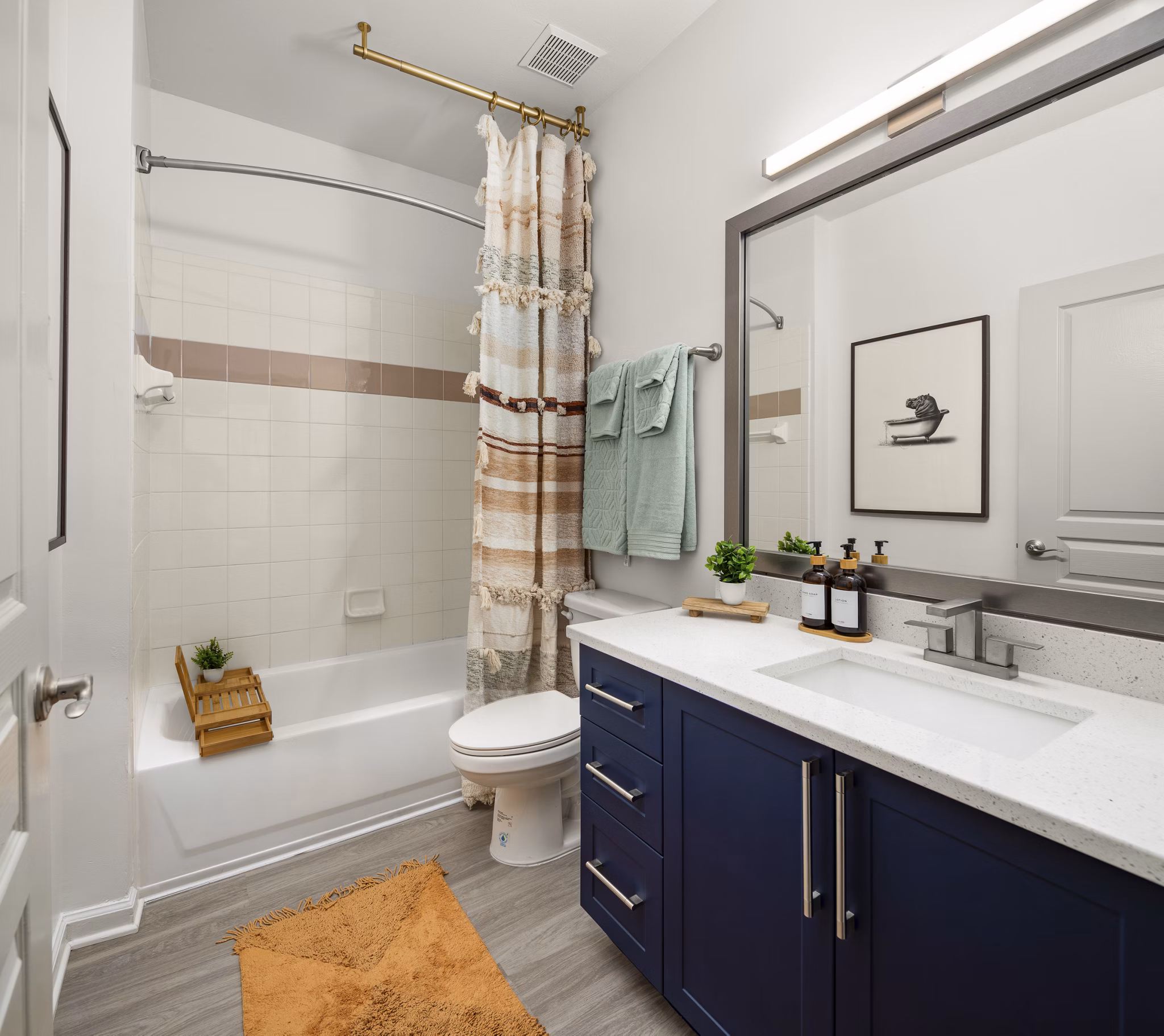 bathroom at Aventura Decatur Apartments