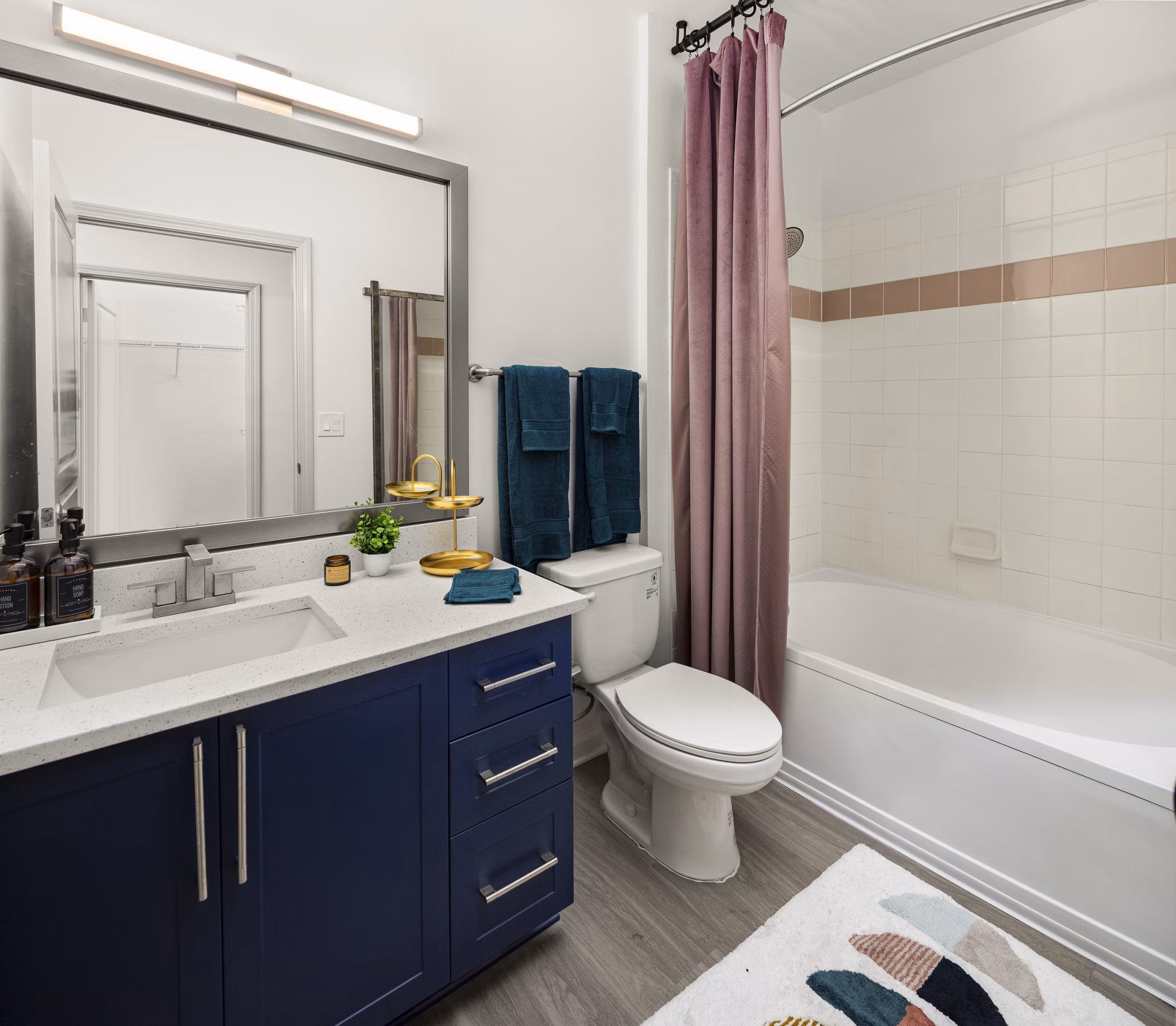 bathroom at Aventura Decatur Apartments