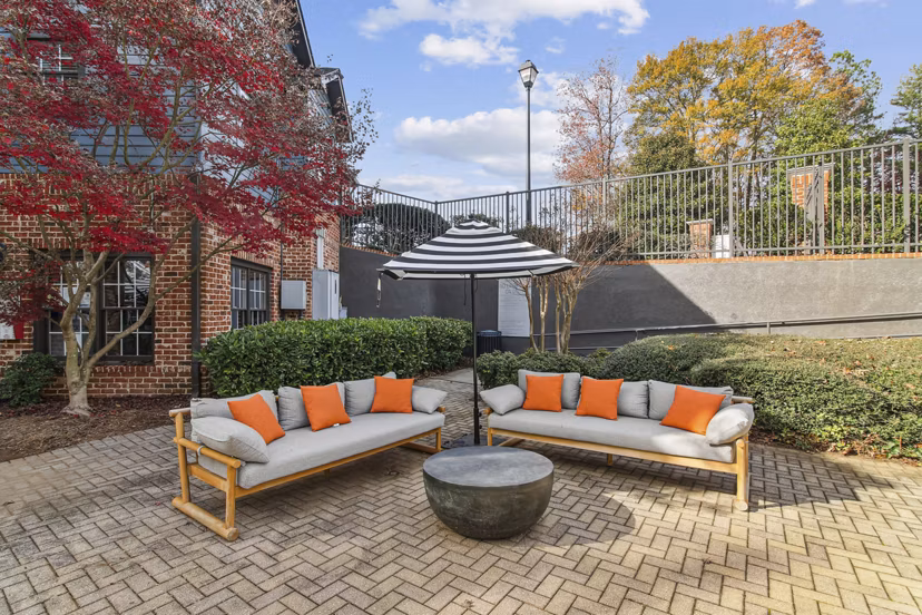 grill area at Aventura Decatur Apartments