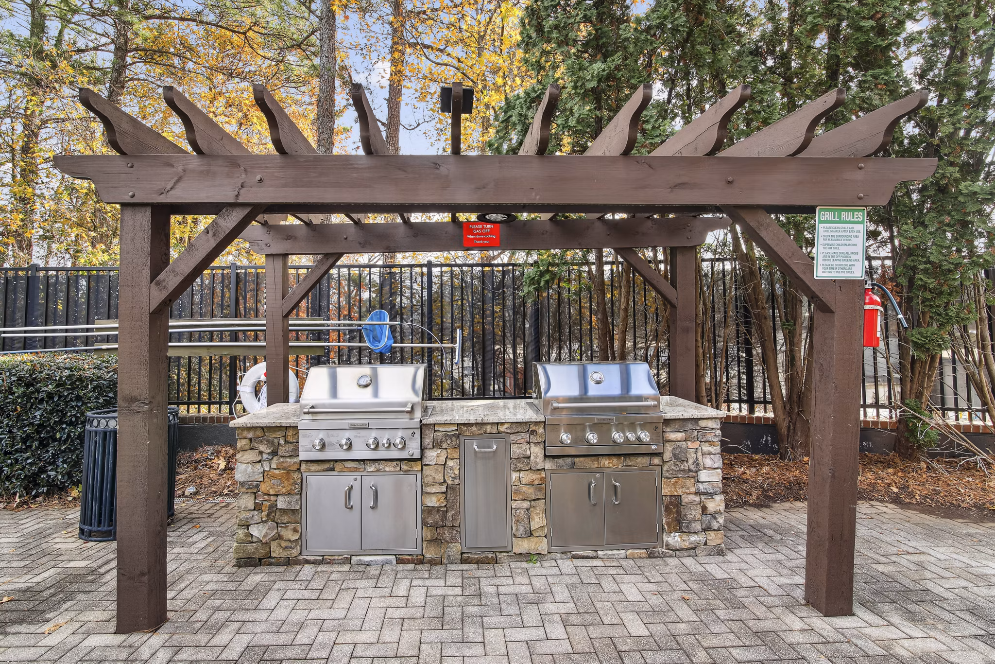 grill area at Aventura Decatur Apartments