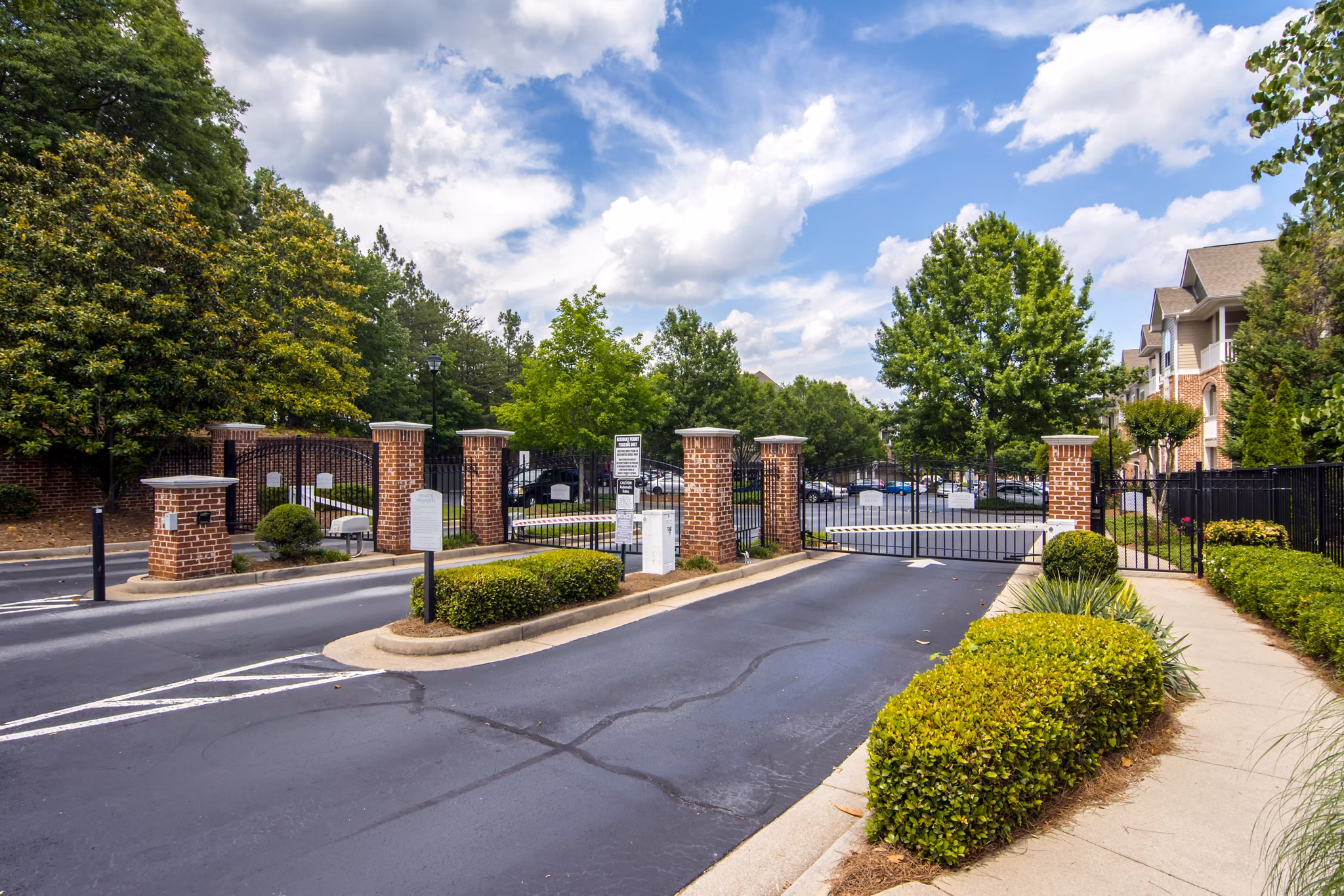Aventura Decatur: Elegant view from luxury apartments in vibrant neighborhood